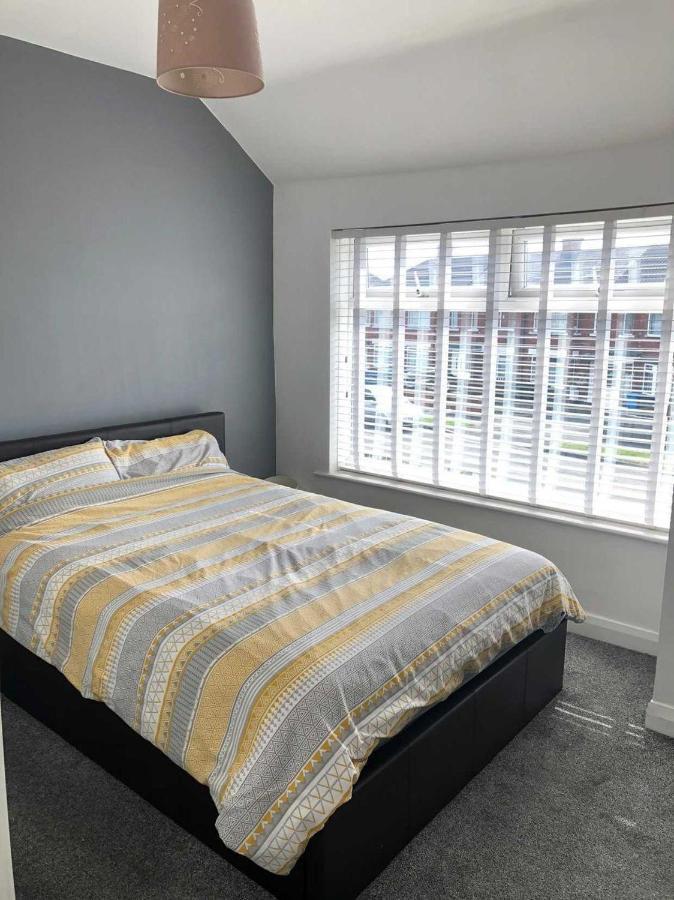 Entire Residential Property With Parking Kingston upon Hull Exterior foto